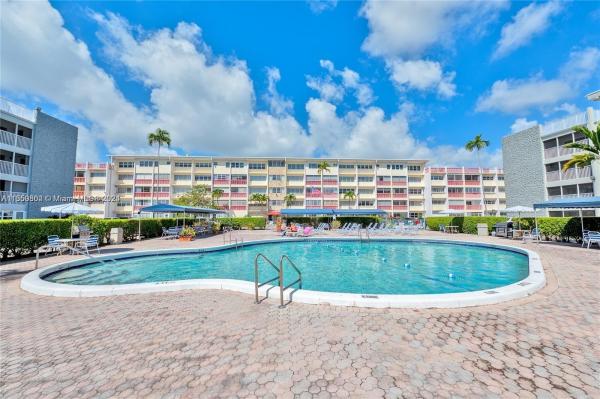 Gulfstream Garden, 215 SE 3rd Ave #304D, Hallandale Beach, Florida 33009, image 2
