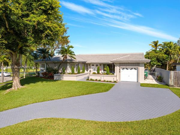 Old Cutler Common, 21425 SW 98th Ct, Cutler Bay, Florida 33189, image 1
