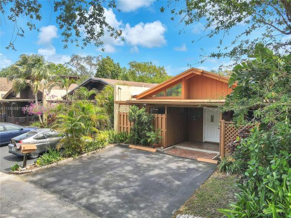 The Lofts Of Palm-Aire Village, 6120 NW 33rd Way, Fort Lauderdale, Florida 33309, image 2