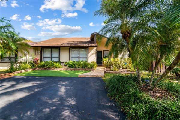 Heftler Townhouses, 11310 SW 115th Ter #11310, Kendall, Florida 33176, image 1