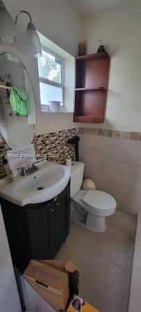 Murray Homes, 1550 NE 206th St, Ives Estates, Florida 33179, image 3