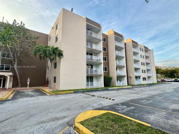 Coral Gate East, 6930 Miami Gardens Dr #1-203, Country Club, Florida 33015, image 2