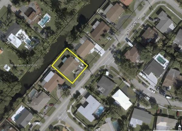 Biscayne Gardens, 14760 S Spur Dr, Golden Glades, Florida 33161, image 2