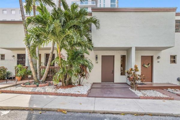 River Club Townhouse, 1901 NW S River Dr #19B, Miami, Florida 33125, image 3