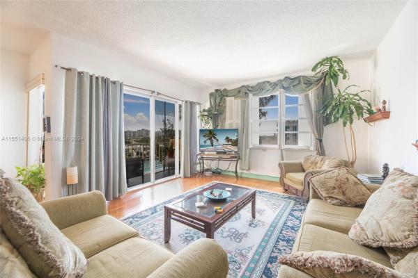 Granada, 9341 E Bay Harbor Dr #PH D, Bay Harbor Islands, Florida 33154, image 3