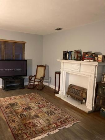 Lyndale, Miami, Florida 33145, image 3