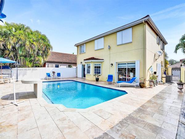 Marbella Park, 19824 NW 86th Ct, Hialeah, Florida 33015, image 3