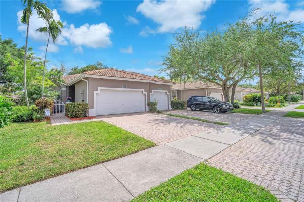 Regency Homes At Fairway Isles, 7700 S Aragon Blvd #1, Sunrise, Florida 33322, image 2