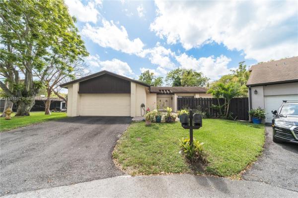 The Crossings, 13416 SW 108th St Cir N, The Crossings, Florida 33186, image 2