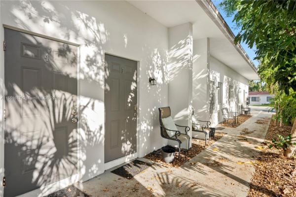 Harbordale, 830 SE 14th St #4, Fort Lauderdale, Florida 33316, image 1