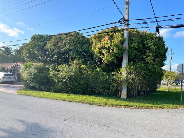 Coral Way Park, 6005 SW 22nd St, Coral Terrace, Florida 33155, image 1