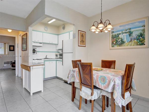Golden Bay Manor, 3177 S Ocean Dr #124, Hallandale Beach, Florida 33009, image 3