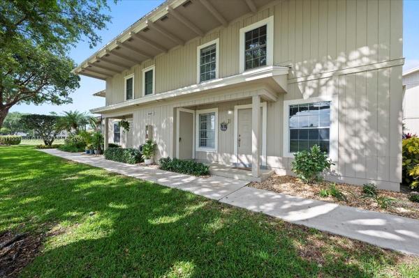 Riverbend Country Club, 18600 SE Wood Haven Ln #D, Jupiter, Florida 33469, image 1