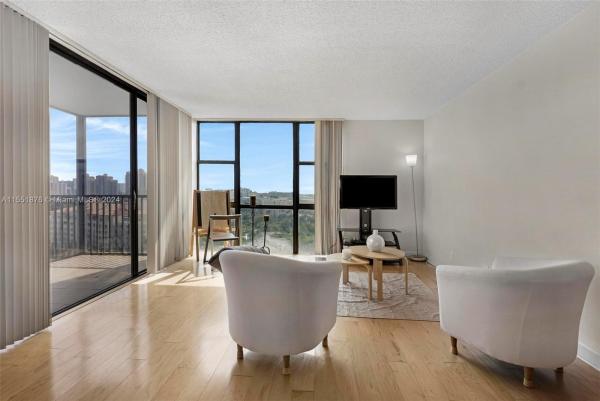 Coronado Tower 1, Aventura, Florida 33180, image 2
