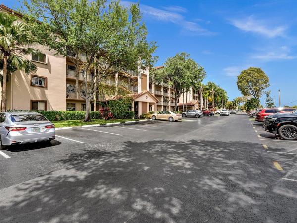 Cambridge At Century Village, 1200 SW 124th Ter #301O, Pembroke Pines, Florida 33027, image 1