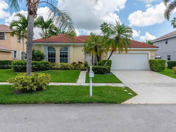 Treasure Cay At Silver Lakes, 17411 NW 8th St, Pembroke Pines, Florida 33029, image 1