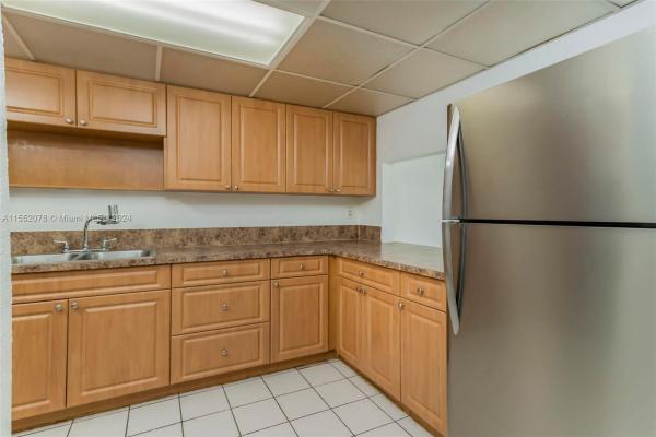Samari Lake East, 10000 NW 80th Ct #2360, Hialeah Gardens, Florida 33016, image 3