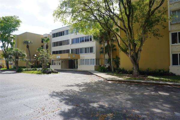 Sovereigns, 6841 SW 147th Ave #1C, Kendale Lakes, Florida 33193, image 1
