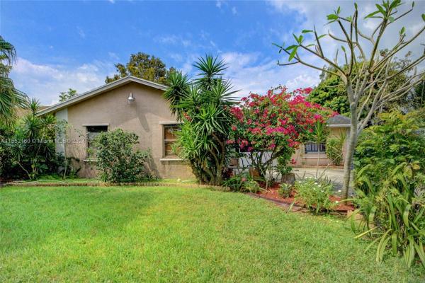 Lantana Homes, 5959 Coy Glen Way, Lake Worth Beach, Florida 33463, image 1