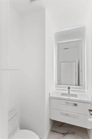 Hunters Pointe, 2451 Greenbrier Ct, Weston, Florida 33327, image 1