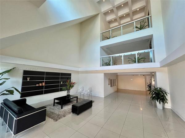 Racquet Club Village, 120 Lakeview Dr #319, Weston, Florida 33326, image 1