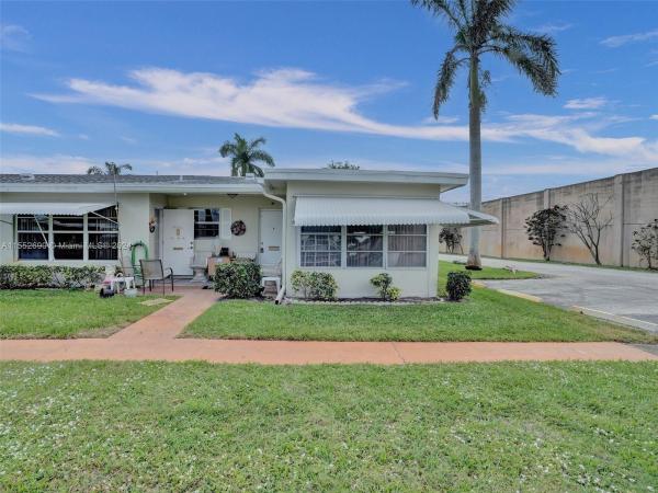 Pine Point Villas, 3230 Park Ln #A, Boynton Beach, Florida 33435, image 1