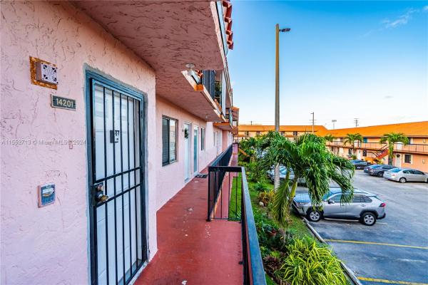 Hialeah Club Villas, 2162 W 60th St #14201, Hialeah, Florida 33016, image 1