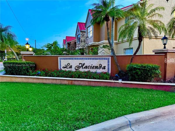 La Hacienda Country Club Of Miami, 18314 NW 68th Ave #E, Country Club, Florida 33015, image 1