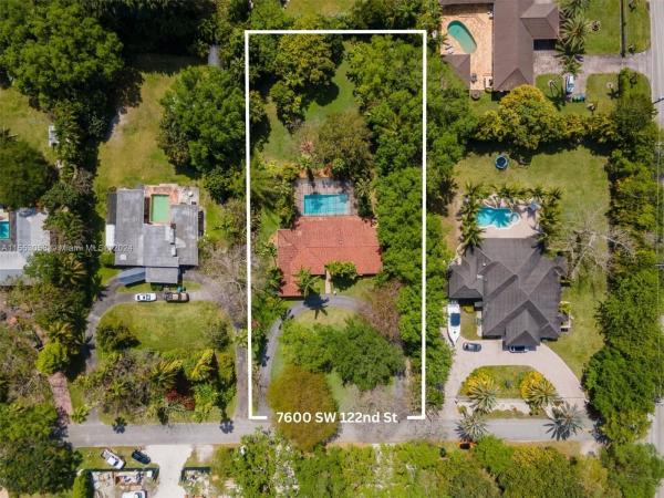 Holiday Estates, 7600 SW 122nd St, Pinecrest, Florida 33156, image 2