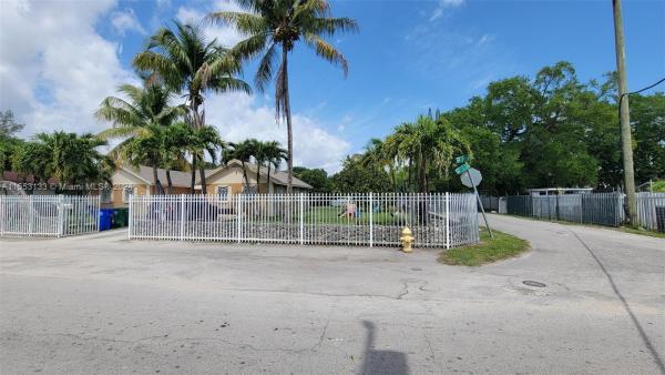 Biscayne Avenue, 113 NW 57th St, Miami, Florida 33127, image 2