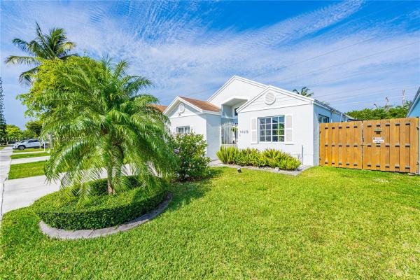 Deerwood, 14618 SW 128th Ct Rd, Three Lakes, Florida 33186, image 1
