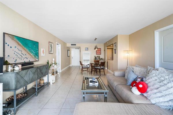 Del Prado, 18071 Biscayne Blvd #602-3, Aventura, Florida 33160, image 3