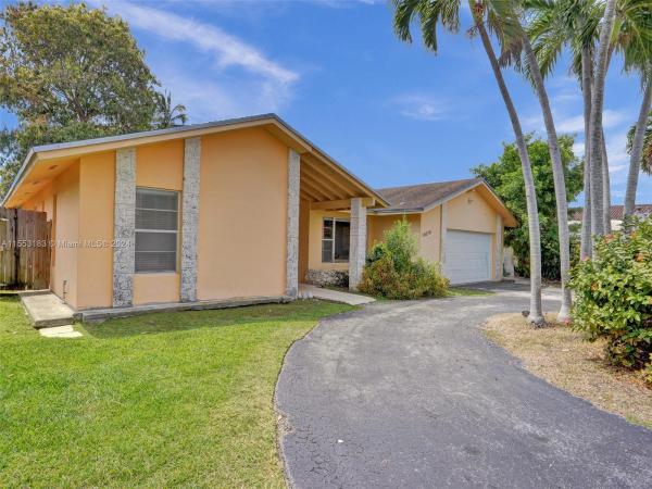 Las Palmas, 10370 SW 12th St, University Park, Florida 33174, image 2