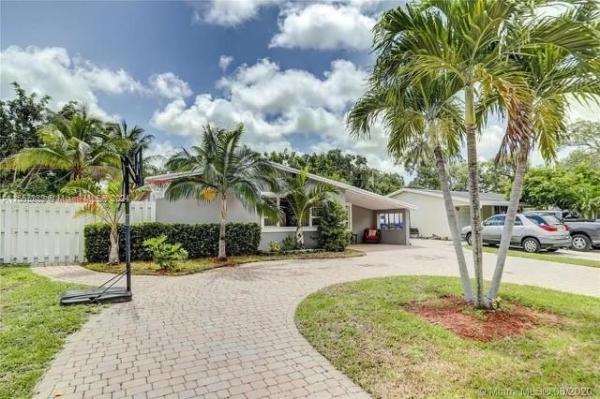 Sunshine Park Estates, 1921 N 62nd Ave, Hollywood, Florida 33024, image 1