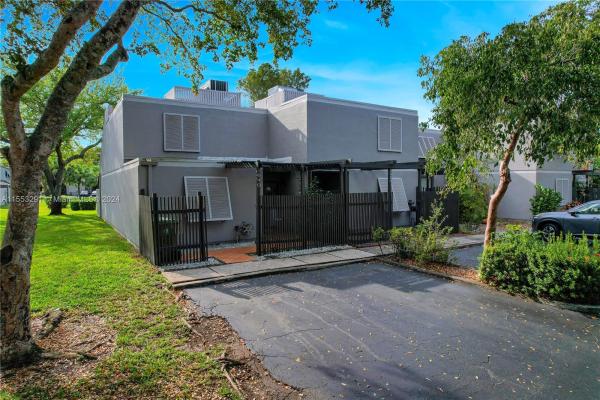 Villas Lakes, 1640 NW 113th Ave 0, Pembroke Pines, Florida 33026, image 1