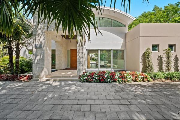 Palm Miami Heights, 5837 SW 82nd St, South Miami, Florida 33143, image 1