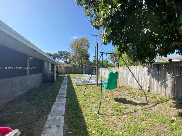 Chatham Hills, 2897 NE 2nd Ave, Boca Raton, Florida 33431, image 2