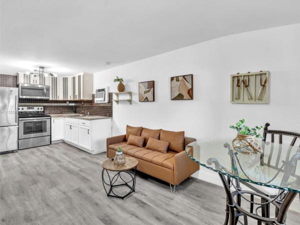 Lake Ridge, 1101 NE 14th Ave #2, Fort Lauderdale, Florida 33304, image 1