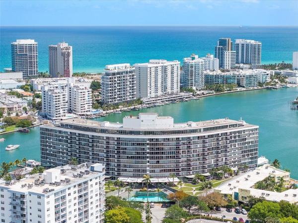 King Cole, 900 Bay Dr #922, Miami Beach, Florida 33141, image 1