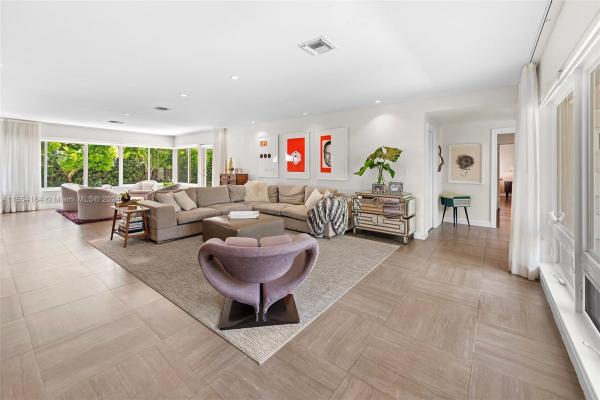 Nautilus, 4567 N Jefferson Ave, Miami Beach, Florida 33140, image 1