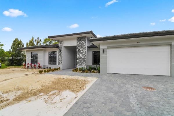Lincoln City, 21410 Old Cutler Rd, Cutler Bay, Florida 33189, image 2