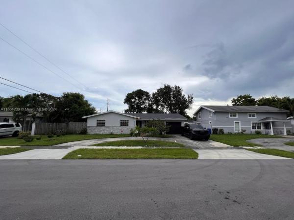 West Gate Estates, 4410 NW 37th St, Lauderdale Lakes, Florida 33319, image 1