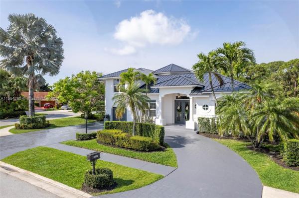Frenchmen's Landing, 12972 Calais Cir, Palm Beach Gardens, Florida 33410, image 3