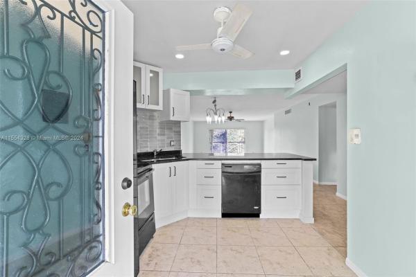 The Lakes Of Inverrary, 3330 Spanish Moss Ter #402, Lauderhill, Florida 33319, image 1