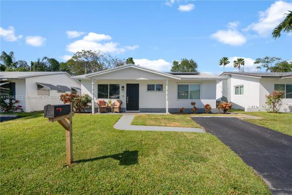 Tamarac Lakes, 1711 NW 46th St, Tamarac, Florida 33309, image 2