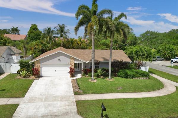 Riverglen East, 783 NW 42nd Way, Deerfield Beach, Florida 33442, image 2