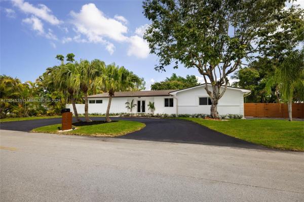 Garden Groves, 7955 SW 162nd St, Palmetto Bay, Florida 33157, image 1