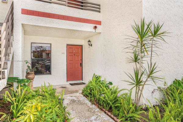 Pierpointe East At Pembroke Lakes, 1134 N Hiatus Rd #1134, Pembroke Pines, Florida 33026, image 1