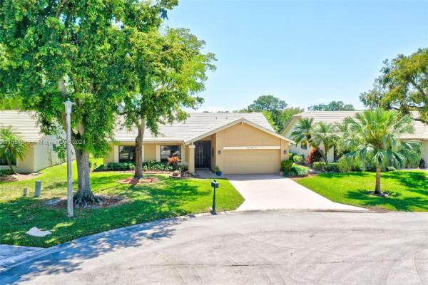 Camino Woods 2, 6022 Petaluma Dr, Boca Raton, Florida 33433, image 1