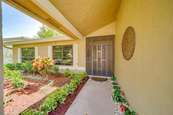 Camino Woods 2, 6022 Petaluma Dr, Boca Raton, Florida 33433, image 3